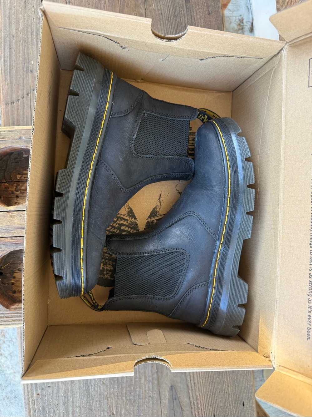 Dr. Martens Black leather Chelsea Slip-On Boots with Heel Tabs size 37 US 6 or 7 - Picture 2 of 11
